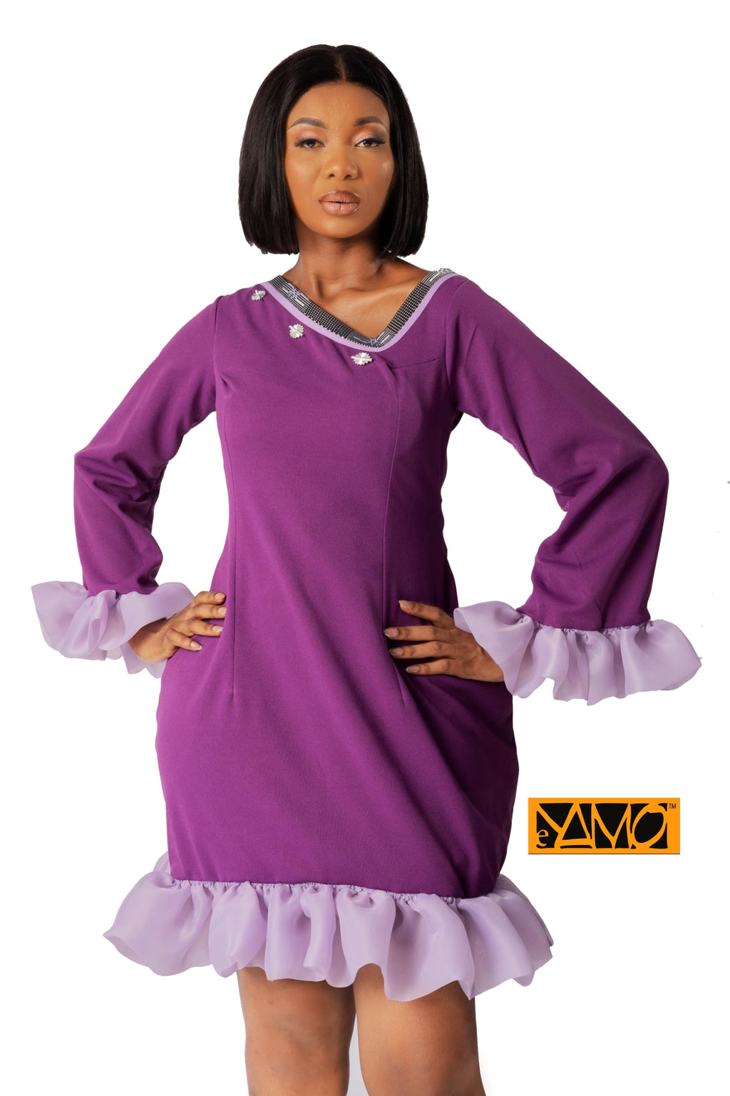 Robe violet avec un volant assortie de poids Baoulé