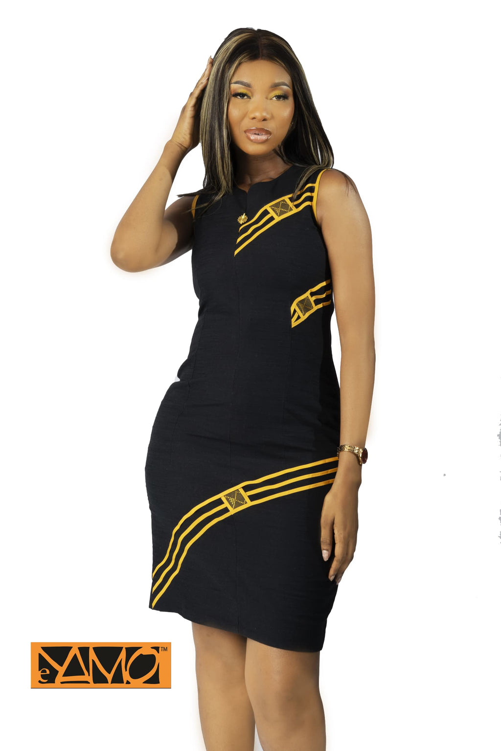 Robe noire assortie de tissé AKAN et poids Baoulé