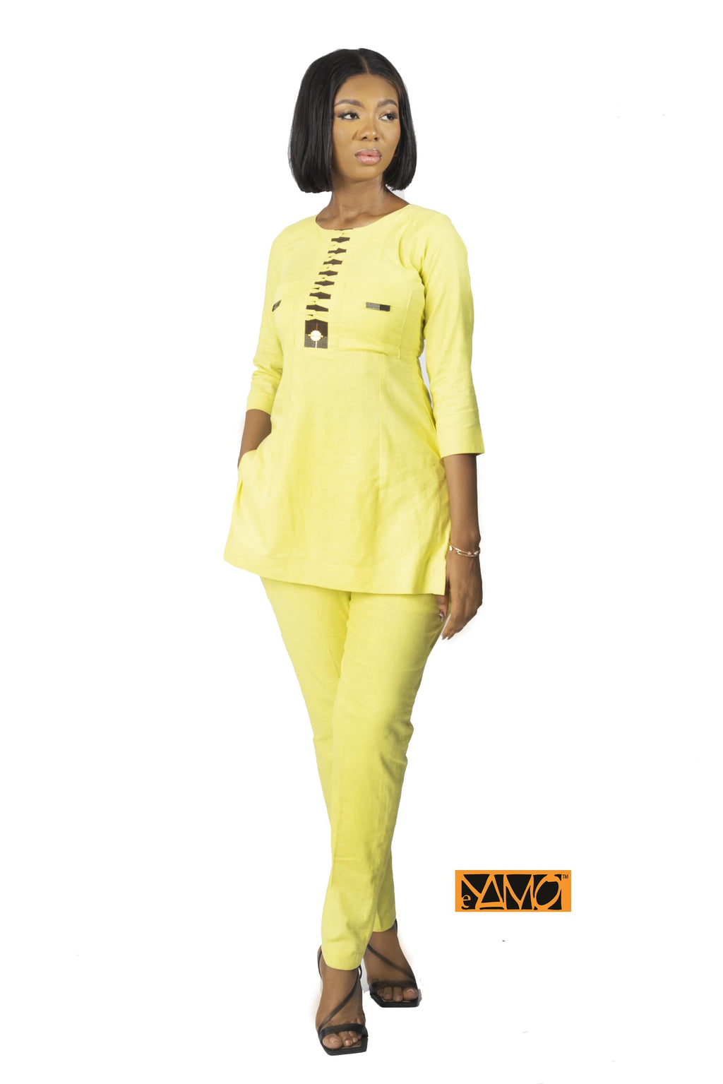 Ensemble jaune lin assortie de tissé AKAN et poids Baoulé
