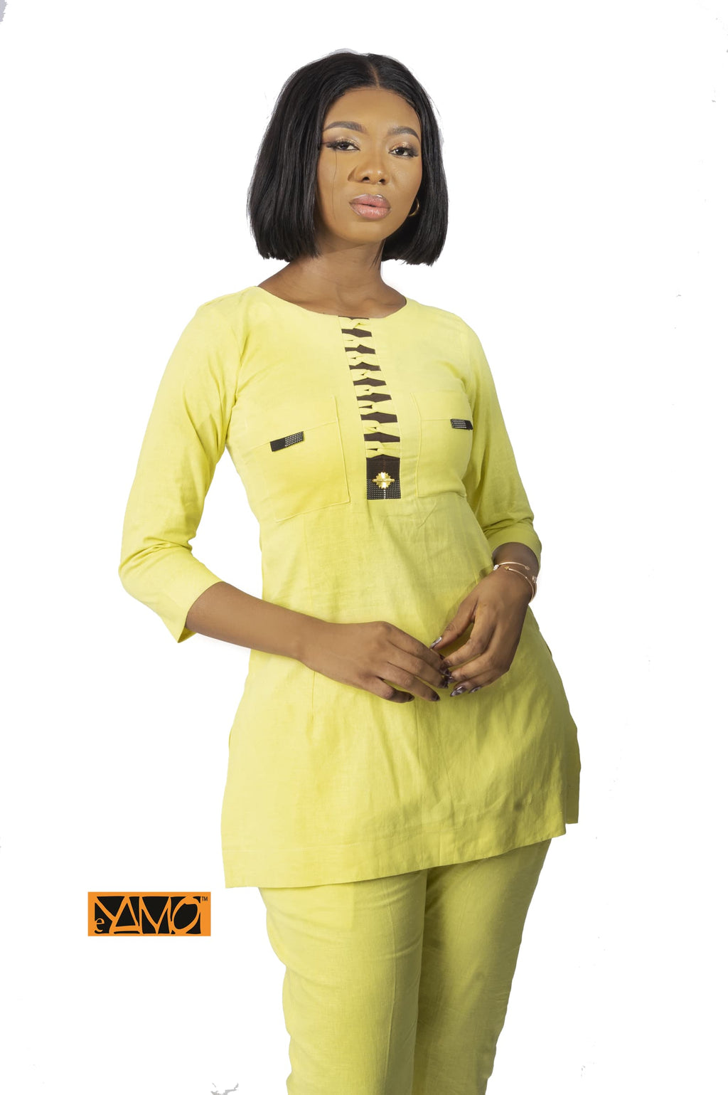 Ensemble jaune lin assortie de tissé AKAN et poids Baoulé